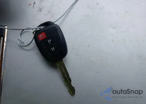 2016 Toyota Rav4 Le z USA, uszkodzony, nr VIN JTMZFREV6GD084844